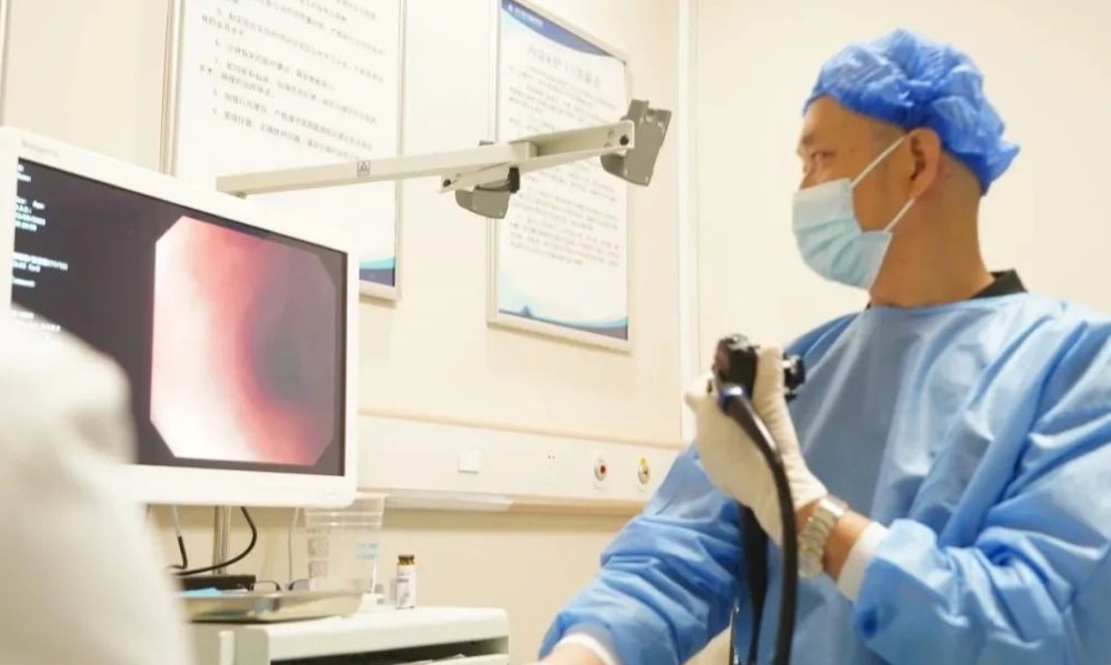 四川蓝生脑科医院消化内镜室成功开展首例超级微创手术——食道狭窄球囊扩张术、经内镜食道支架植入术
