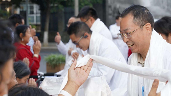四川蓝生脑科医院针对藏族聚居区患者推出人性化服务新举措